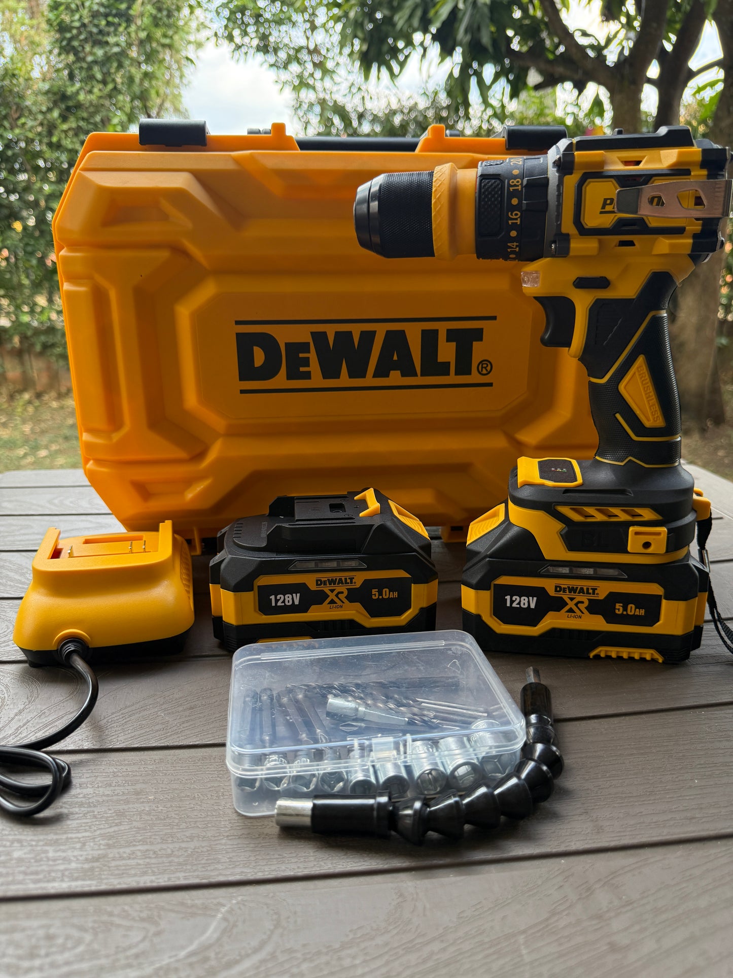 TALADRO 128V DEWALT BRUSHELESS + COPAS